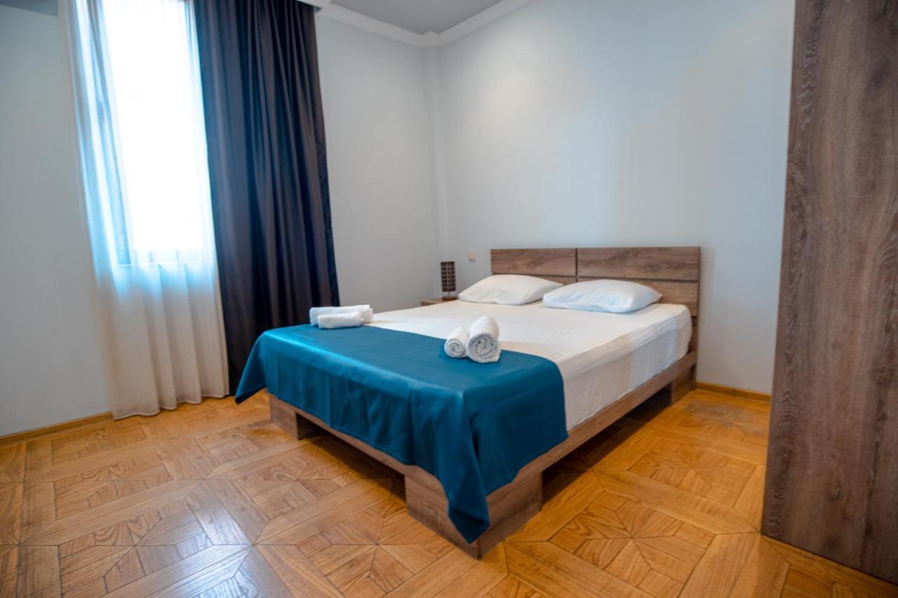 Hotel Porto Franco à Batoumi Extérieur photo