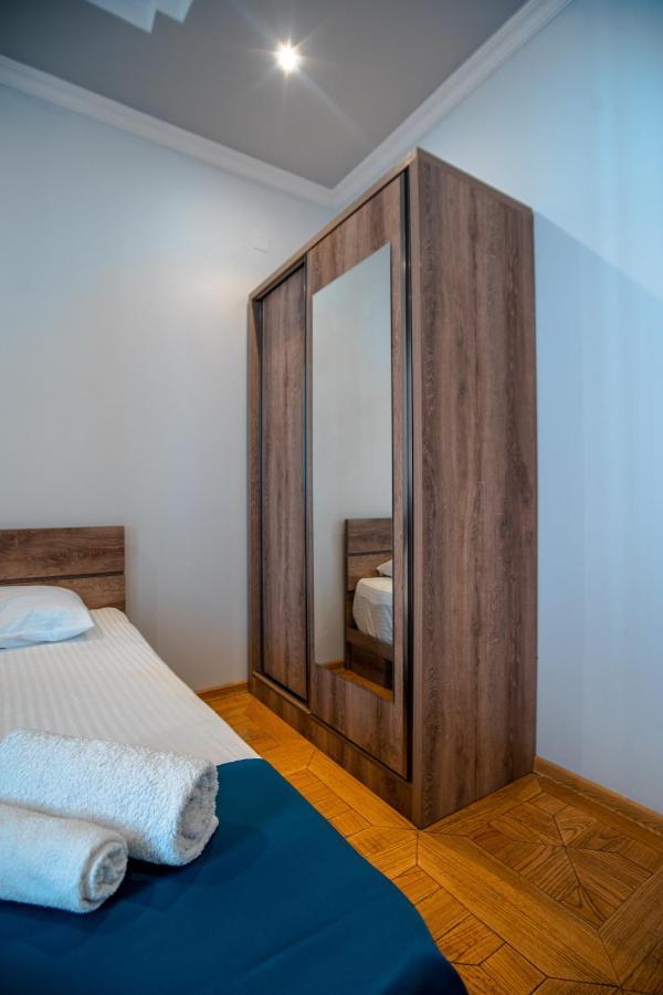 Hotel Porto Franco à Batoumi Extérieur photo