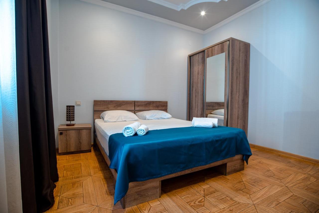 Hotel Porto Franco à Batoumi Extérieur photo