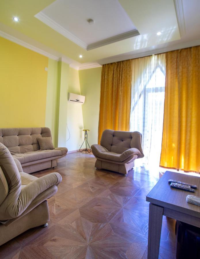 Hotel Porto Franco à Batoumi Extérieur photo