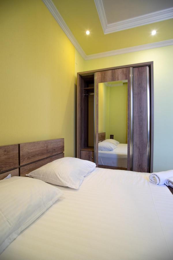 Hotel Porto Franco à Batoumi Extérieur photo