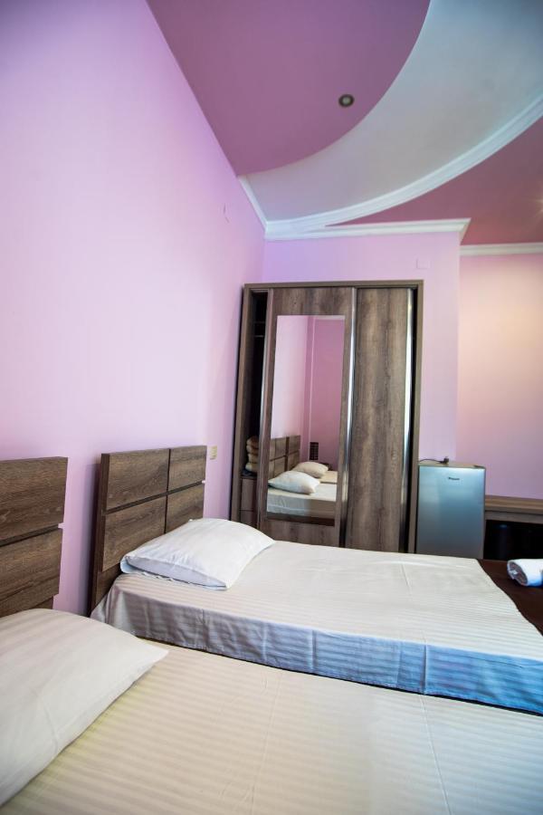 Hotel Porto Franco à Batoumi Extérieur photo