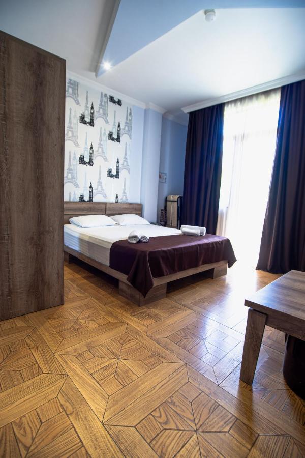 Hotel Porto Franco à Batoumi Extérieur photo