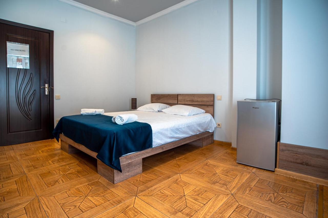 Hotel Porto Franco à Batoumi Extérieur photo