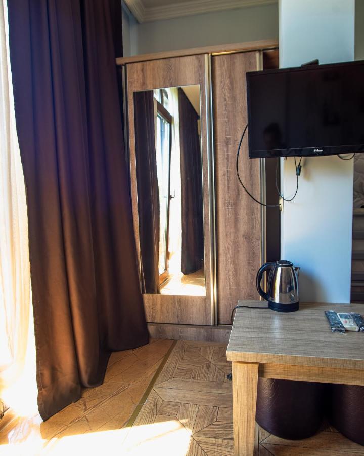 Hotel Porto Franco à Batoumi Extérieur photo