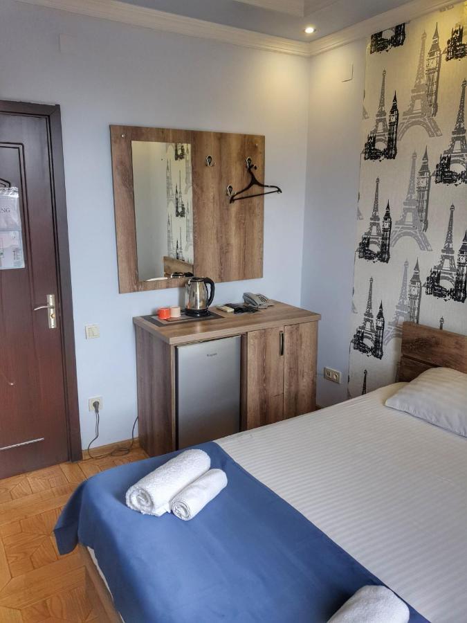 Hotel Porto Franco à Batoumi Extérieur photo