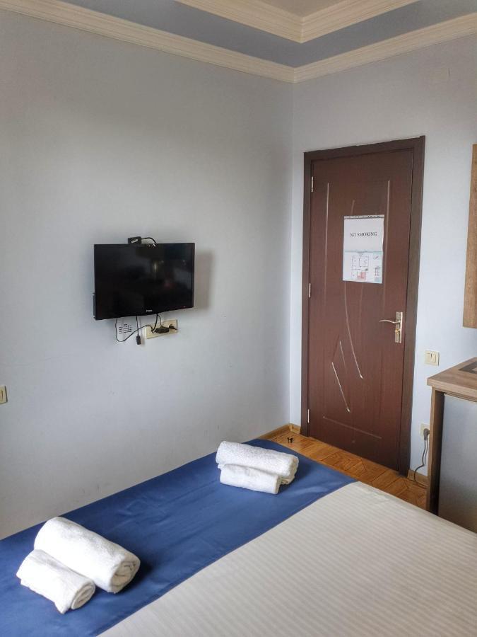 Hotel Porto Franco à Batoumi Extérieur photo