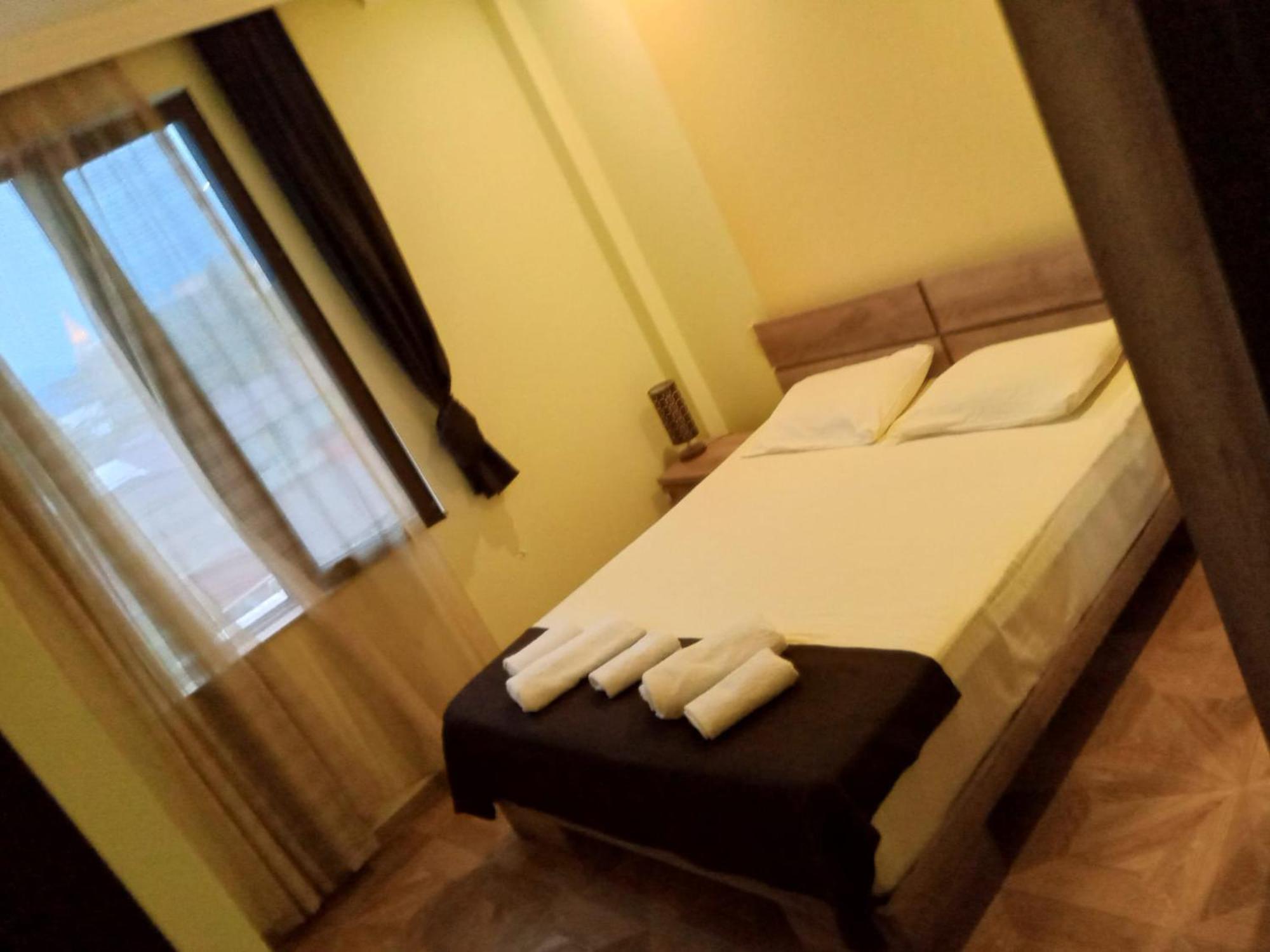 Hotel Porto Franco à Batoumi Extérieur photo