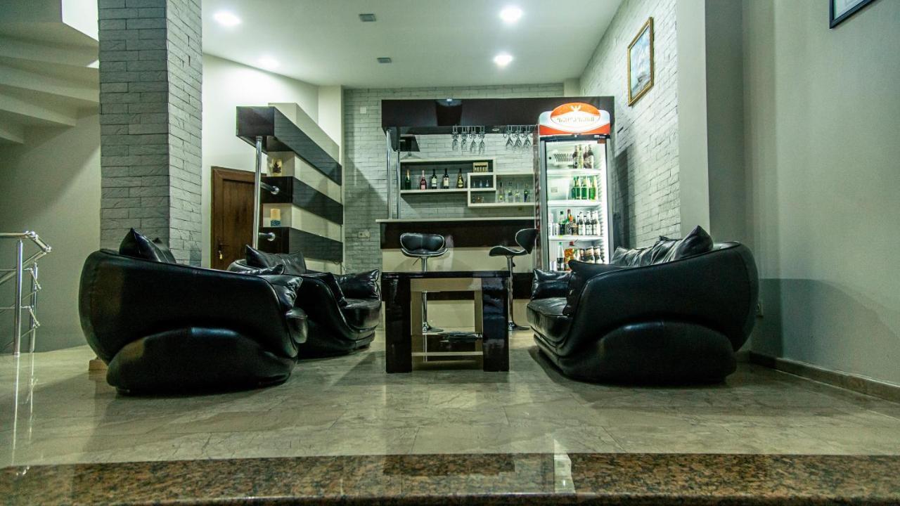 Hotel Porto Franco à Batoumi Extérieur photo